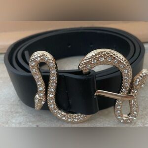 Women’s black faux leather belt, gold snake detail Egyptian;38 including buckle